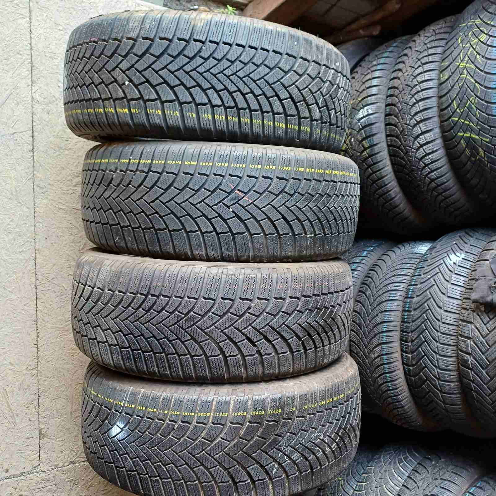 Bridgestone Blizzak LM005 235/50R19